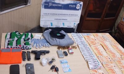 Persecución policial termina con camioneta incendiada y detención del conductor.