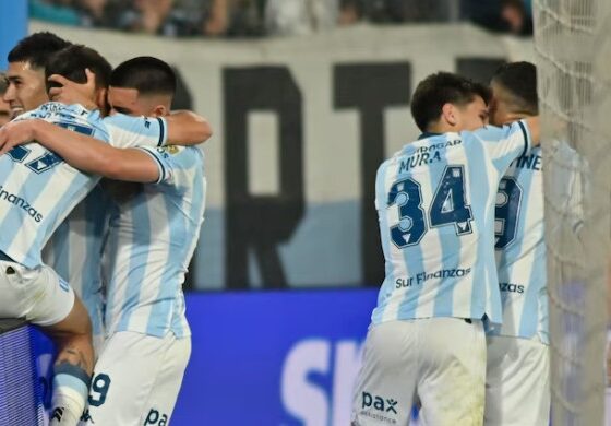 Racing Club avanza a semifinales de la Copa Libertadores tras vencer a Vélez 1-0.