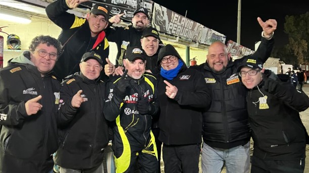 Sebastián Burgos se consagra como campeón del torneo Invernal de Midgets en el Club Midgistas del Sur.