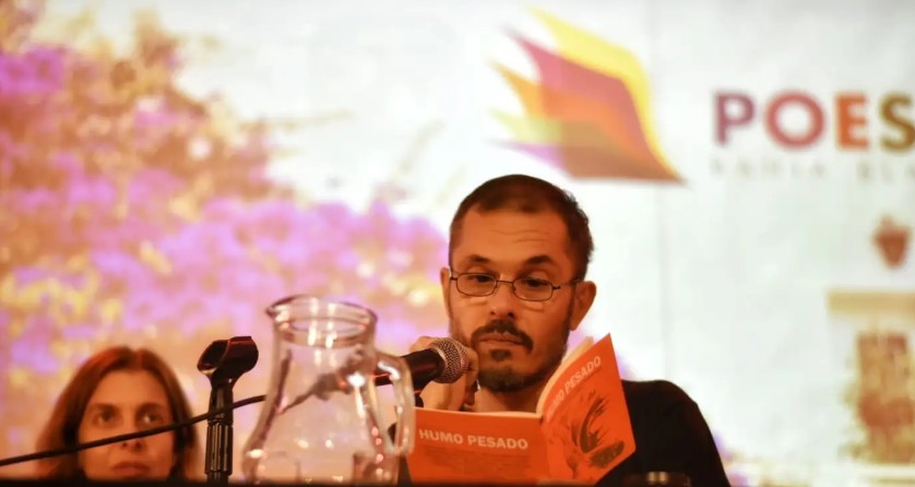 14° Festival de Poesía Latinoamericana deslumbra Bahía Blanca con poesía y cultura diversa.