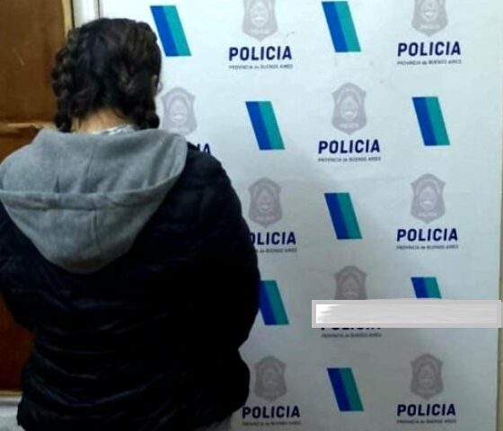 Aprehendida joven tras robo en supermercado con cocaína en su poder.