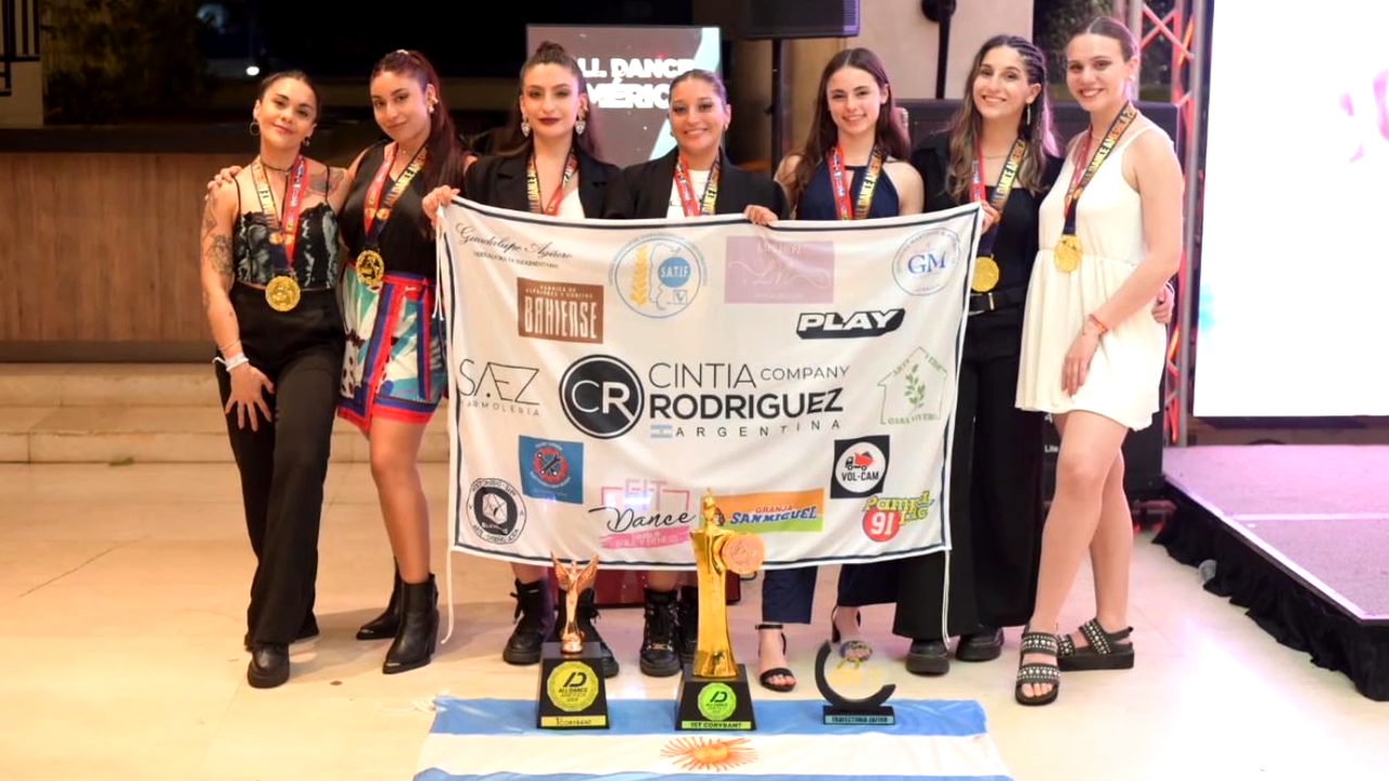 Bailarinas bahienses ganan primer puesto en competencia de Jazz en Panamá
