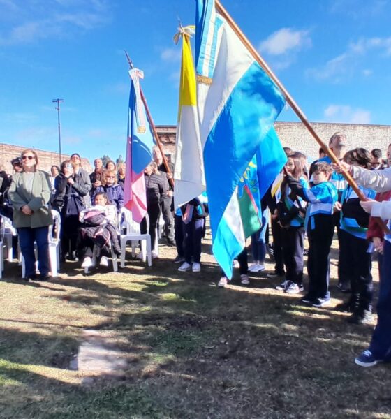 Celebración anual en el barrio Noroeste: autoridades y vecinos se unen en emotivo acto.