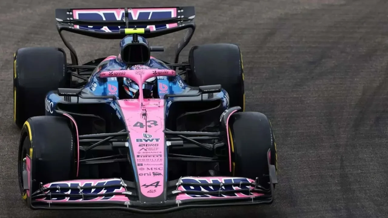 Colapinto sorprende en Singapur: finaliza en el puesto 16° con arriesgada estrategia de Alpine.