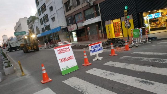 Cortes totales en Bahía Blanca este lunes: Belgrano y Pueyrredón afectados por obras de reencarpetado.
