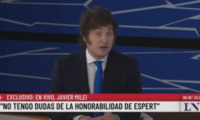 Denuncian a Milei por declaraciones que implican abuso de autoridad y manipulación judicial.
