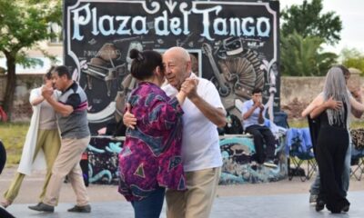 Descubre la historia del tango en Bahía Blanca con el Bus Turístico. ¡Inscríbete ya!