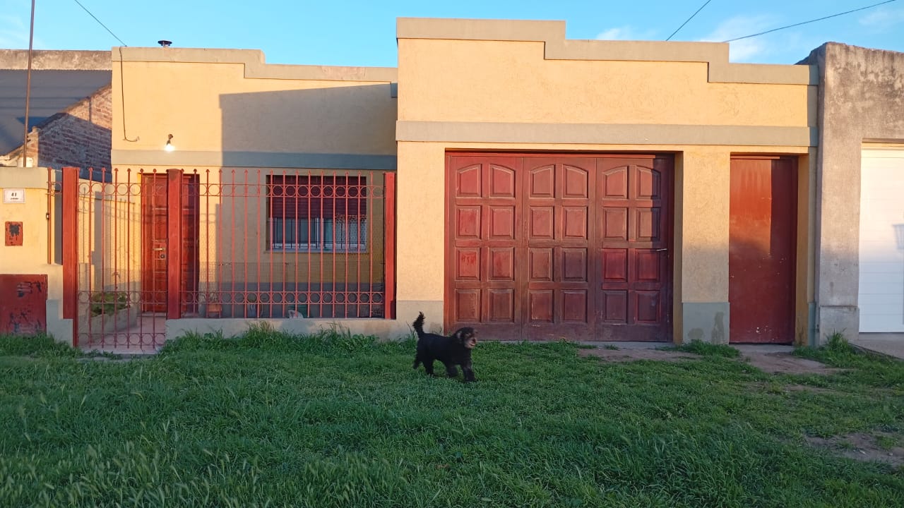 Detenido por agredir físicamente a su pareja y romper la puerta de la casa en Bahía Blanca.