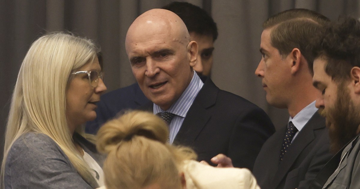 Escándalo político en ascenso: Ex jefa de prensa de José Luis Espert lo acusa de mentir sobre vínculos con narco Fred Machado.