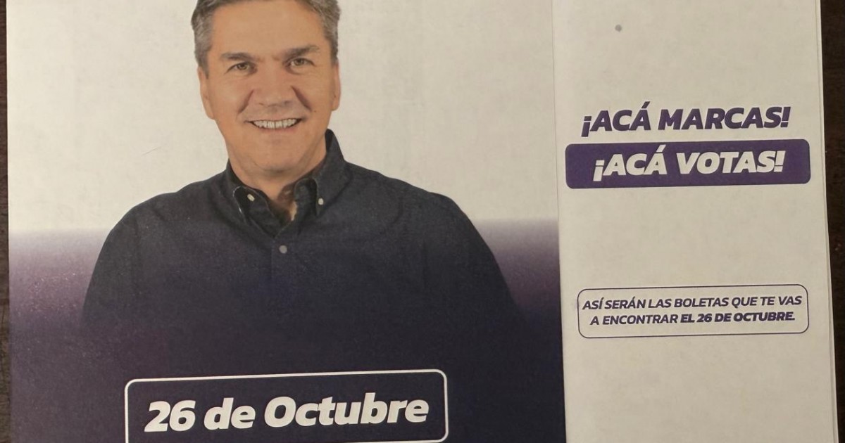 Zdero recibe a Milei pero oculta el logo libertario en los carteles