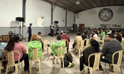 Bomberos capacitan en primeros auxilios y RCP para la comunidad