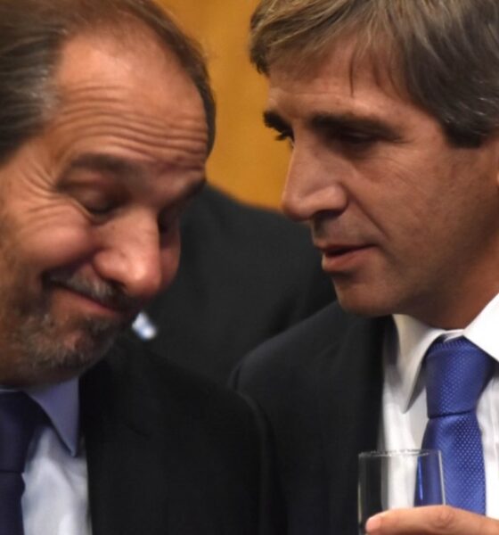 El peronismo evalúa denunciar a Toto Caputo por favorecer a Nicky en el presupuesto