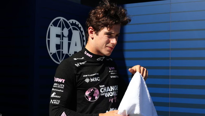 Franco Colapinto debuta en Singapur con un 19° puesto en la primera práctica, ¡conocé su agenda para el Gran Premio!