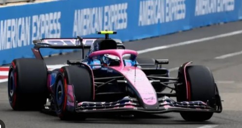 Franco Colapinto enfrenta desafíos en el Gran Premio de Singapur y busca recuperarse en las prácticas junto a Alpine.