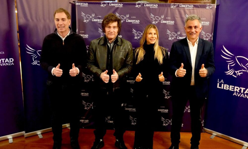 Gobierno analiza dejar a Karen primero en boleta o si Milei le pide renuncia