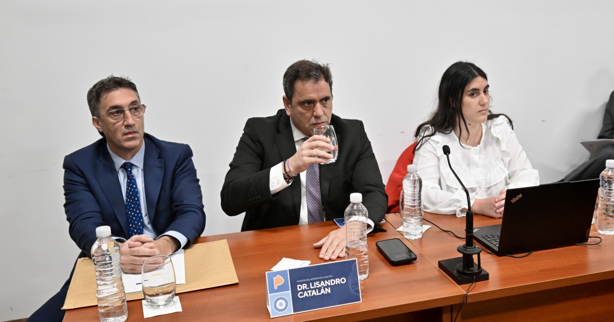 Gobierno dispuesto a gastar 12 mil millones para reimprimir boletas en Buenos Aires