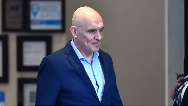 Javier Milei liderará acto en Movistar Arena tras renuncia de Espert y cambio de candidato en Buenos Aires.