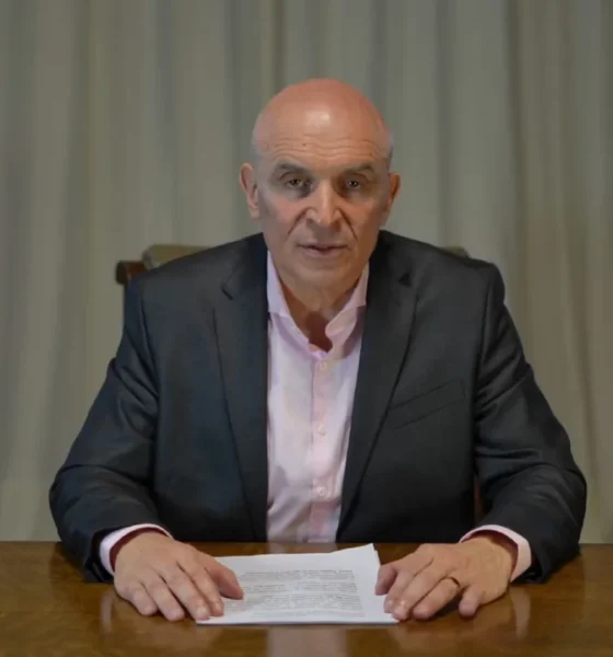 José Luis Espert renuncia a su candidatura y denuncia operación en su contra.