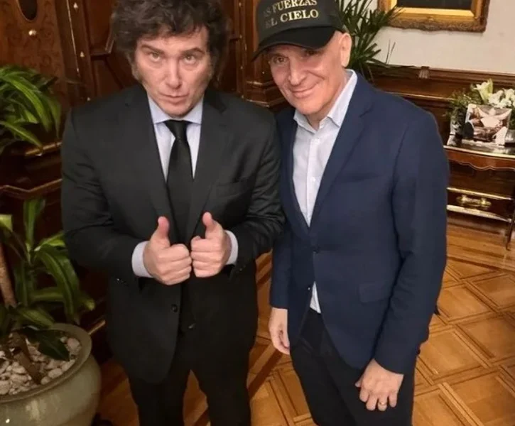 Milei se reúne con Espert y confirma su candidatura en medio de polémica.