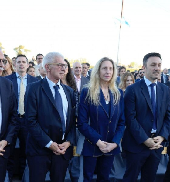 Milei sorprende: Espert escondido en acto en Ezeiza.