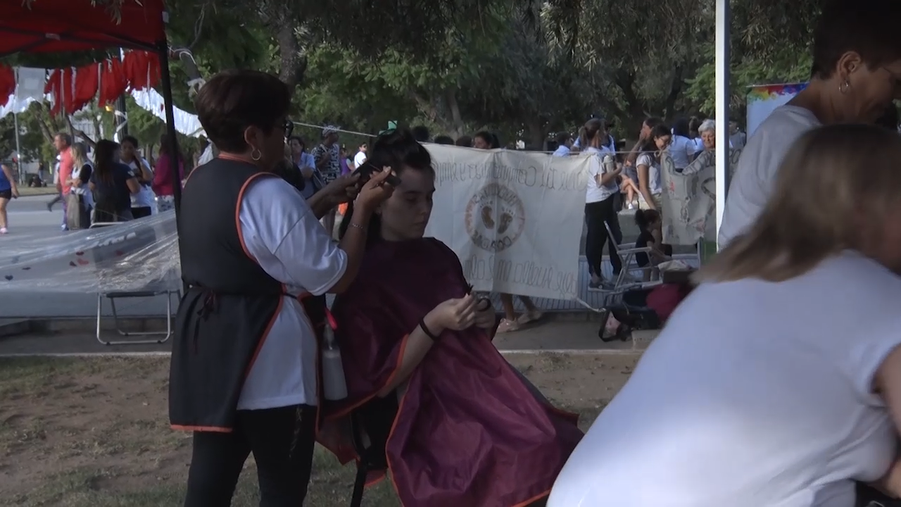 Octubre Rosa: Banco de Pelucas Bahiense y Peluqueras en Acción unen fuerzas contra el cáncer de mama