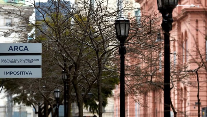 Recaudación tributaria cae un 10% en septiembre por quita de retenciones: ARCA.