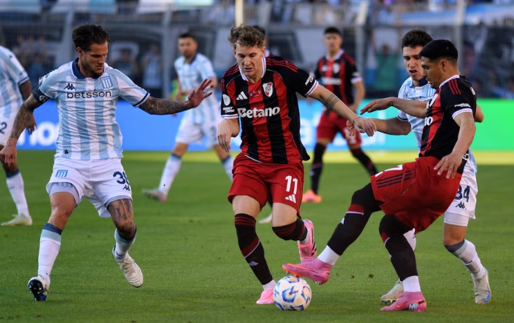 River Plate vence a Racing y avanza a semifinales de la Copa Argentina: Todos los detalles del emocionante encuentro en Rosario.
