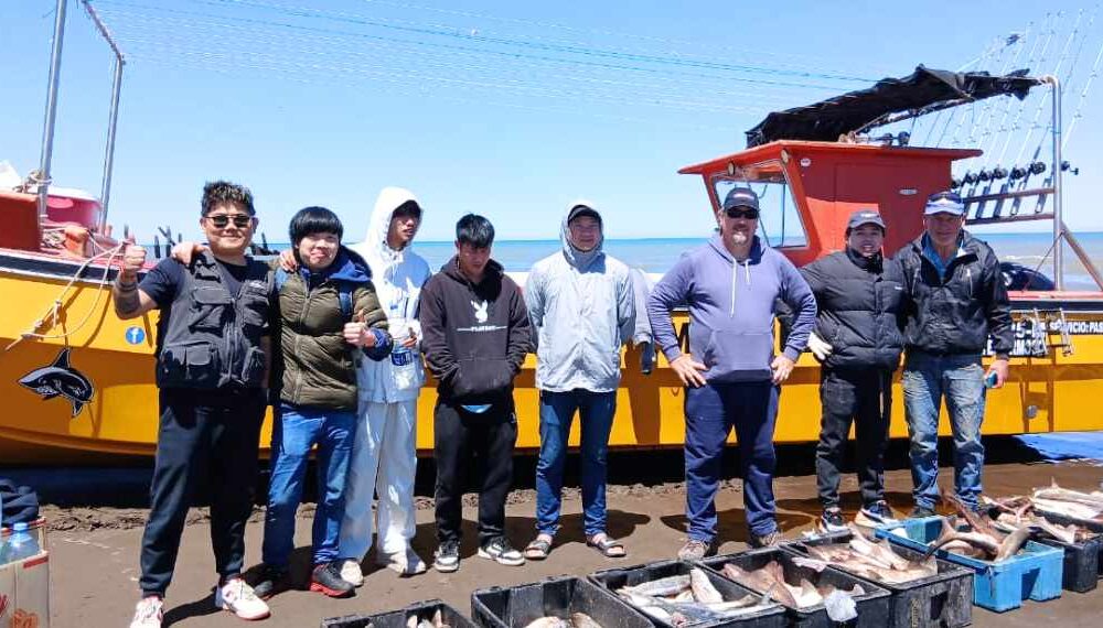 Pesca embarcada en Monte Hermoso antes de la temporada con alta demanda turística