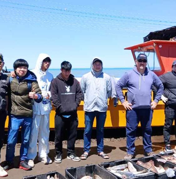 Pesca embarcada en Monte Hermoso antes de la temporada con alta demanda turística
