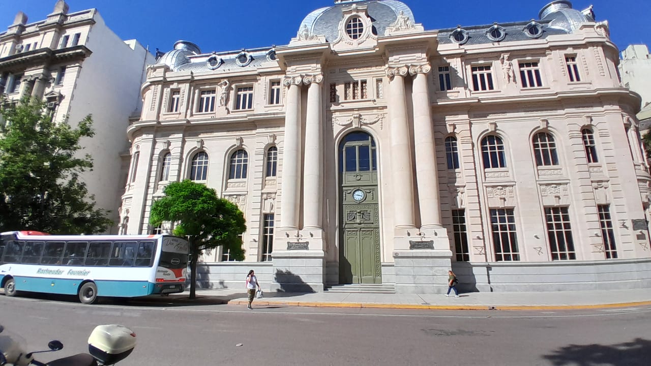 Avances en la restauración de la emblemática sucursal del Banco Nación