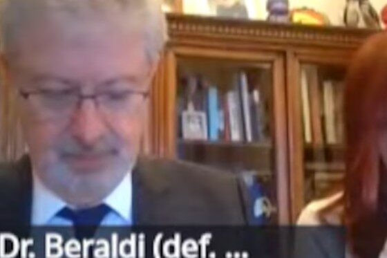 Fiscalía acusa a Cristina Kirchner de recibir coimas en su domicilio durante su gobierno