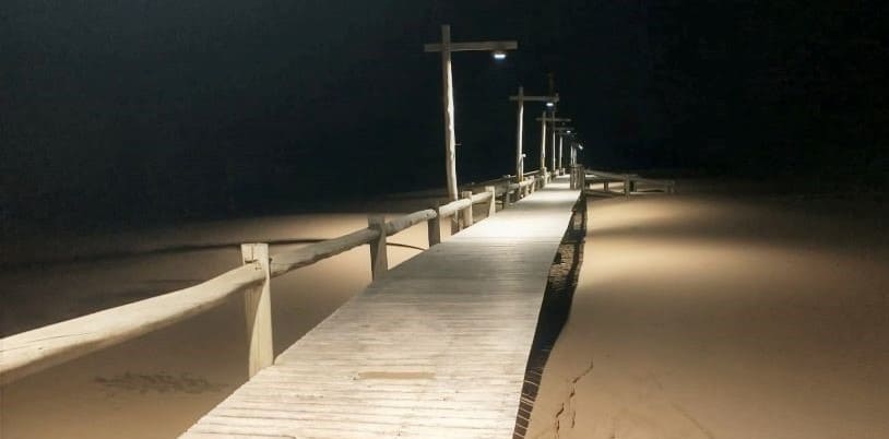 El balneario Marisol estrena un nuevo sistema de iluminacion en la rambla costera