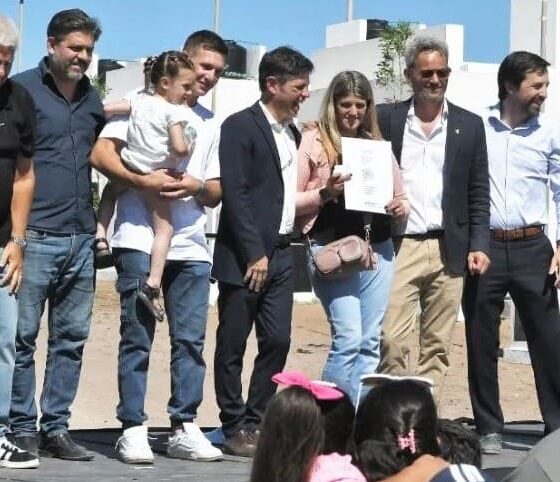 Avances en vivienda salud y educación con el gobernador en Monte Hermoso