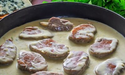 Receta de solomillo de cerdo al roquefort un plato navideño clásico y sencillo