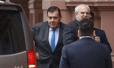 Caputo escrachó a los intendentes por tasas a la carga de combustible pero expuso que Montenegro es el que más cobra