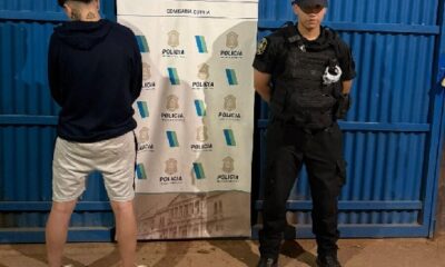 Detienen a tres jovenes tras intento de fuga en auto robado en Bahia Blanca