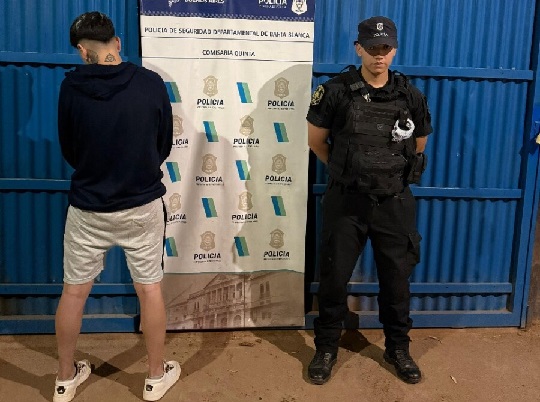 Detienen a tres jovenes tras intento de fuga en auto robado en Bahia Blanca