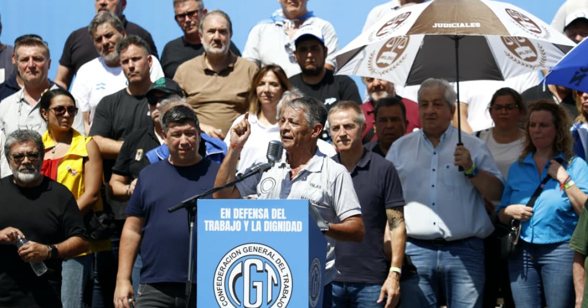 La CGT amenazó con un paro pero no lo convocó: "A los senadores, ojo con lo que hacen"