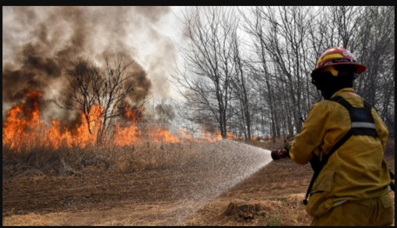 Jornada crítica para Bomberos de Sierra de la Ventana: combaten dos incendios forestales simultáneos