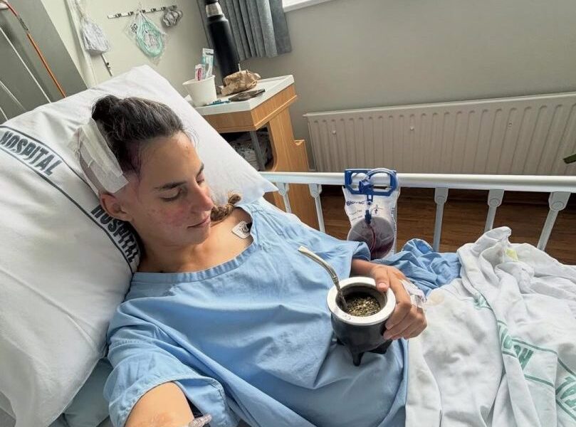 Una bahiense fue operada de un tumor cerebral en Nueva Zelanda y su familia lanzó una campaña solidaria para afrontar el tratamiento médico