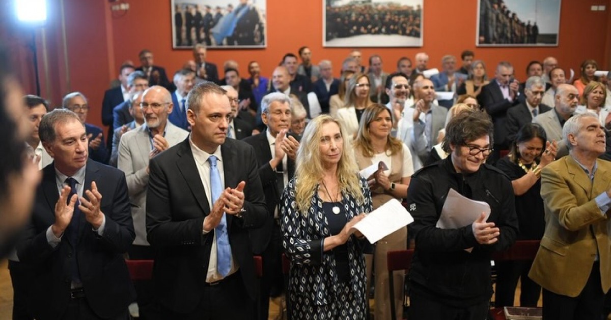 Tensión con la Iglesia: Milei recibió a evangélicos tras negarle una reunión