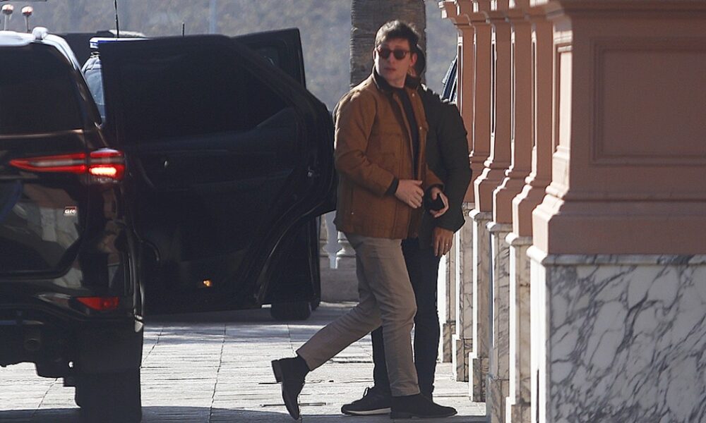 Santiago Caputo coordinó la ley de Inocencia Fiscal y confirma su regreso a la operación sobre el Congreso