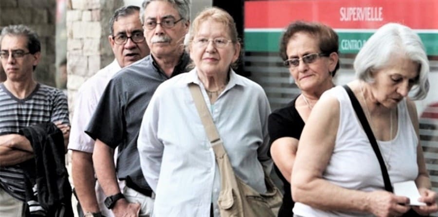 Aumento en haberes previsionales de diciembre incluirá aguinaldo y bono