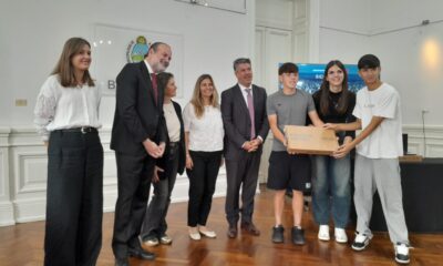 Entrega de computadoras donadas por la Embajada de Turquía a escuelas locales