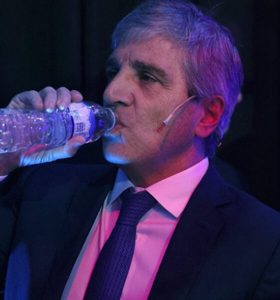 Caputo ahora ofrece a los gobernadores compensar la quita de ganancias con el impuesto al cheque