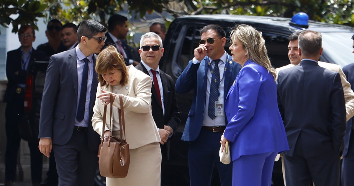 Furioso porque lo dejó expuesto, Milei le negó un helicóptero a Villarruel para sobrevolar la zona de incendio