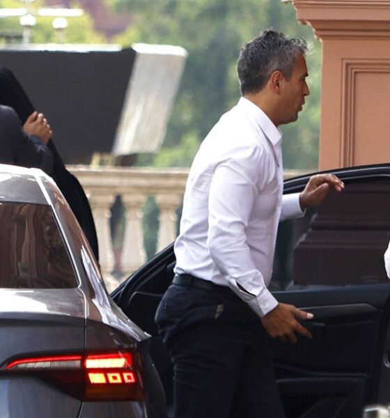 Un juez cercano a los Menem habilitó la feria para voltear el DNU de la SIDE de Santiago Caputo