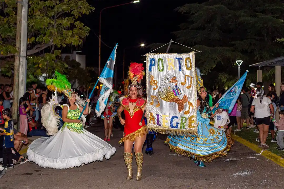 Tornquist celebró el carnaval con dos noches de música, color y alegría