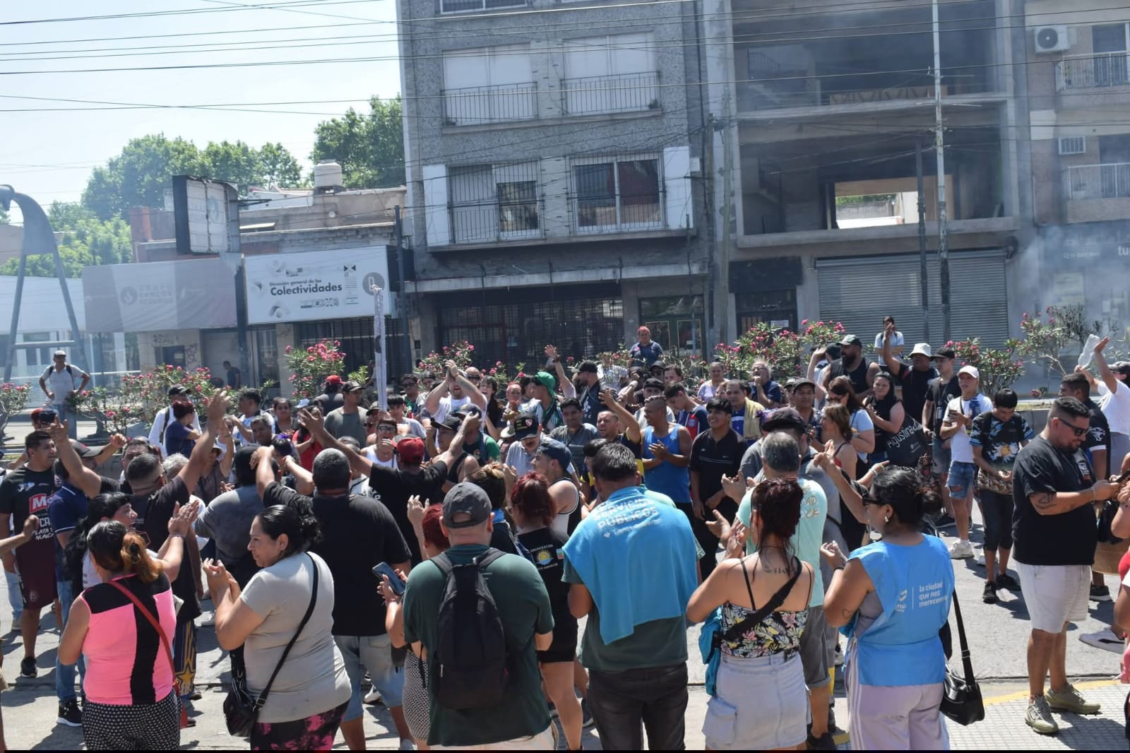 Lanús: Álvarez despidió 80 barrenderos y toman medidas