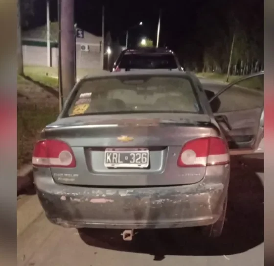 Alcoholizado perdió el control de su auto y volcó